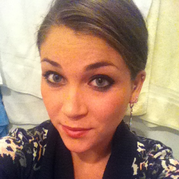 Meet your Posher, Claire - Picture 1 of 1